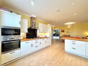 Photo 19- click for photo gallery